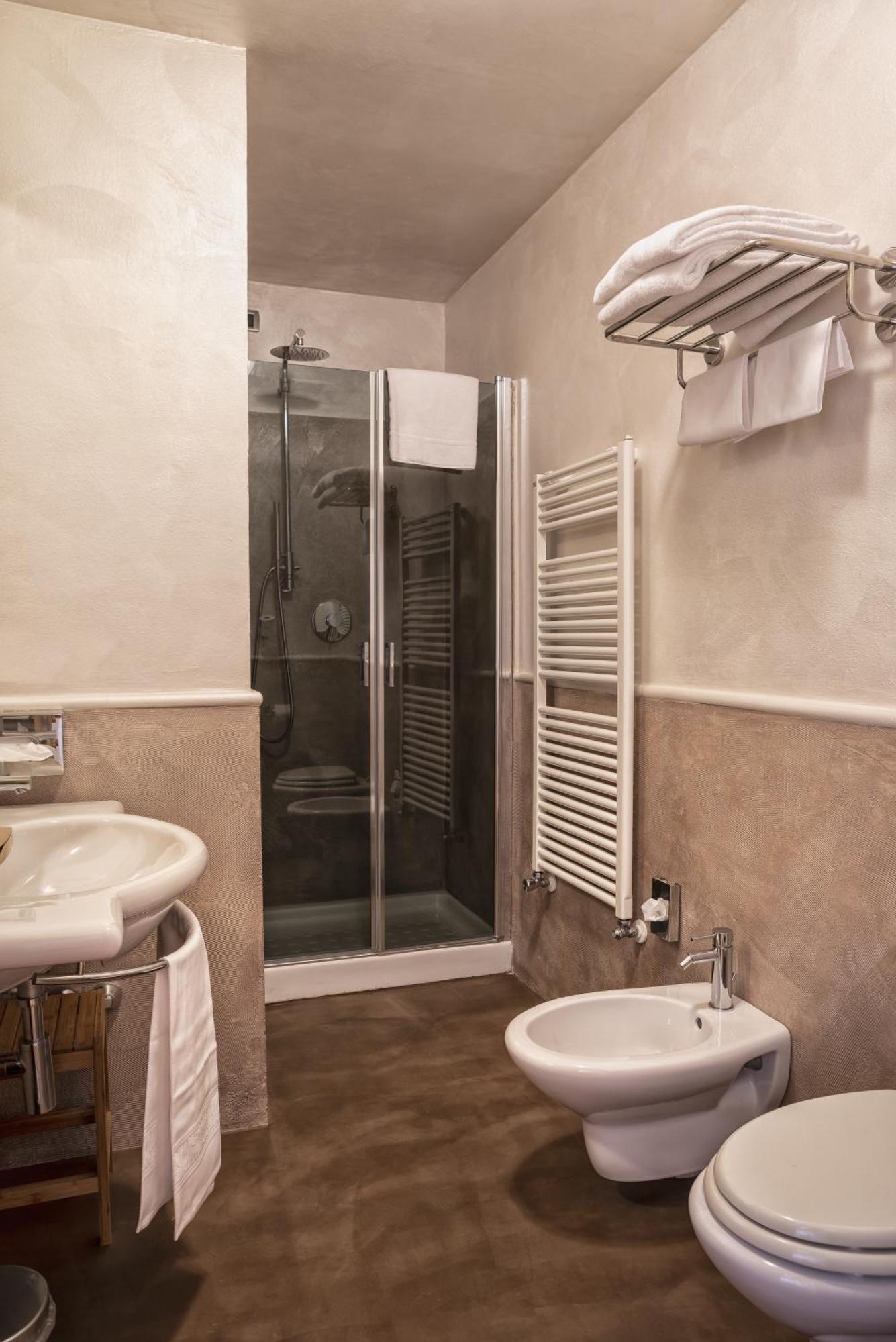Deluxe Double or Twin Room City View