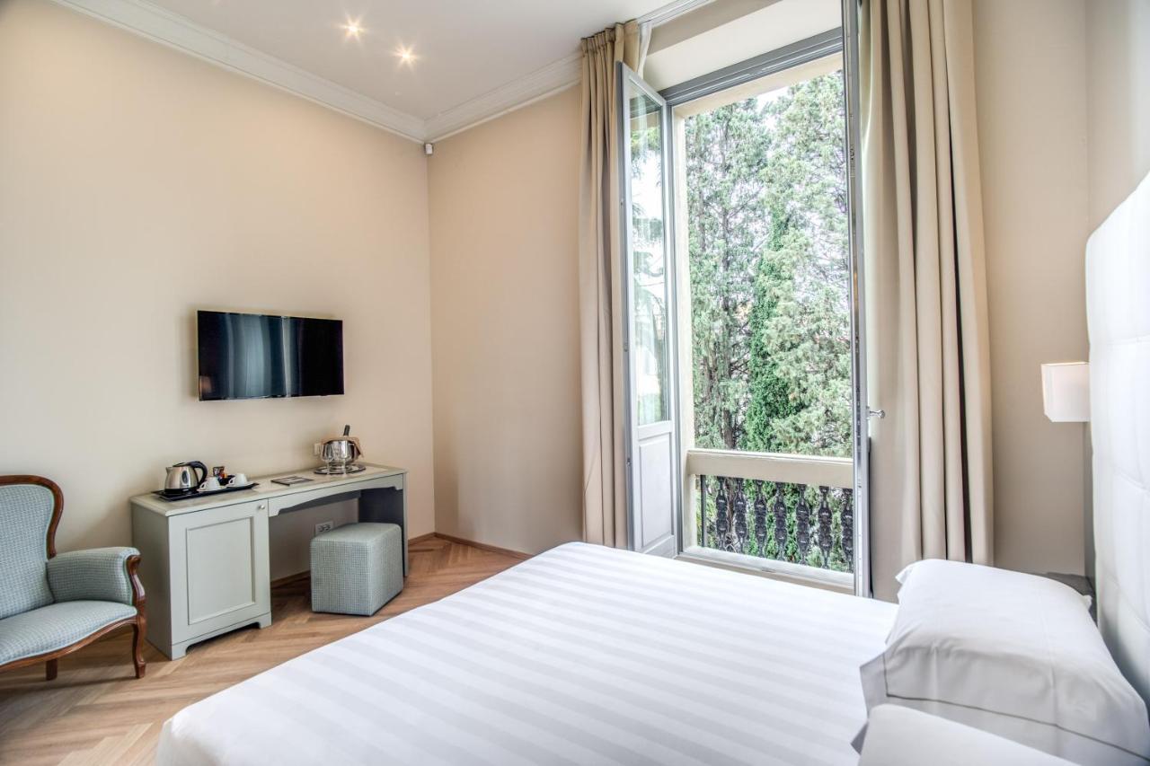 Superior Double or Twin Room Garden View