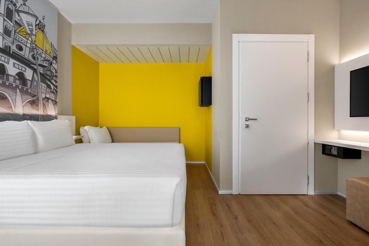 1 Double Bed Mobility Accessible Room Roll shower Non-Smoking,1361827229:JPEG