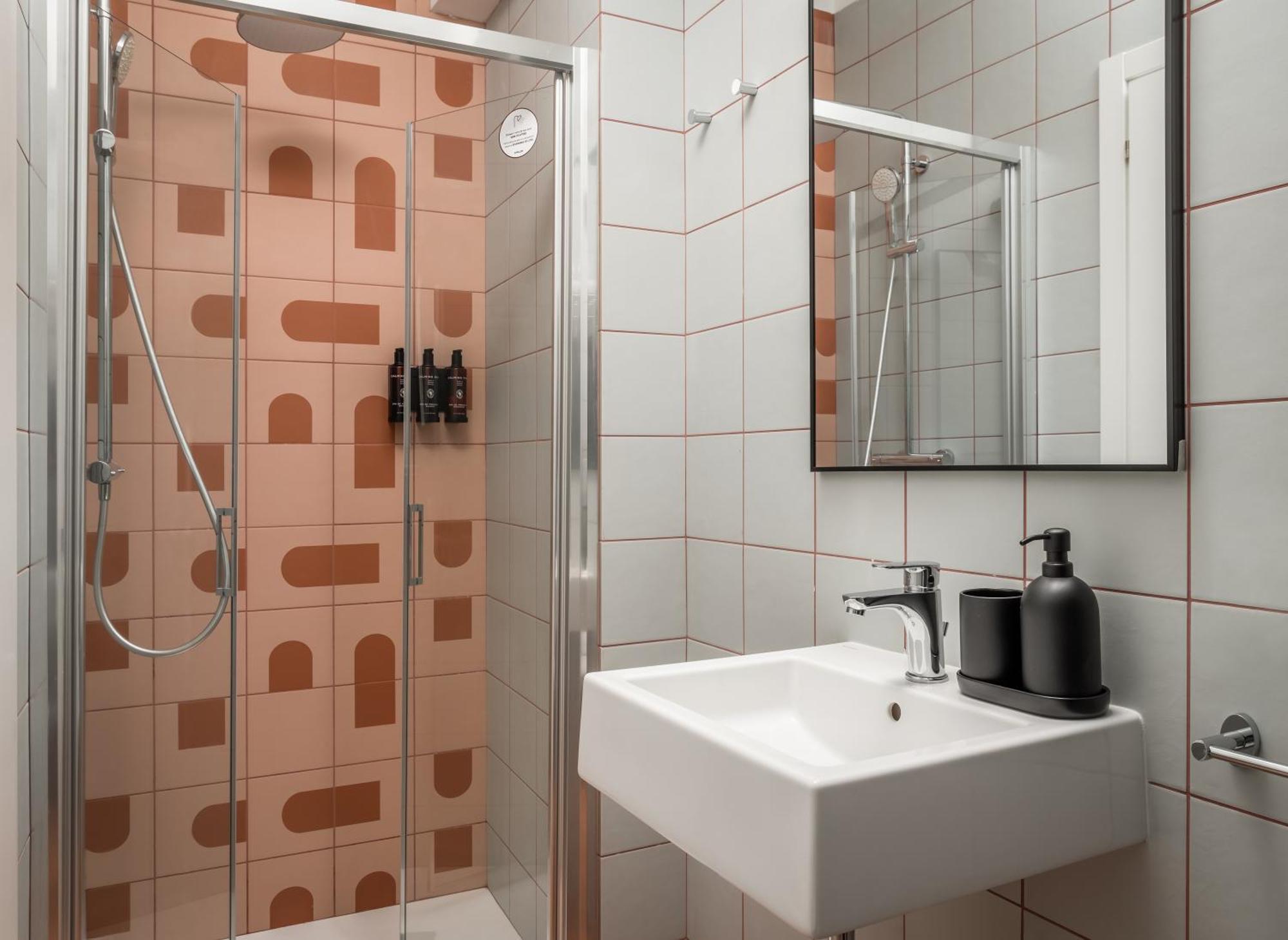 Quarto Superior com Cama de Casal ou 2 de Solteiro e Terraço