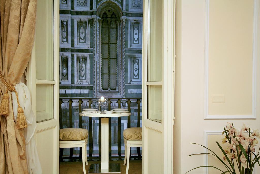 Deluxe Apartment Balcony Duomo View