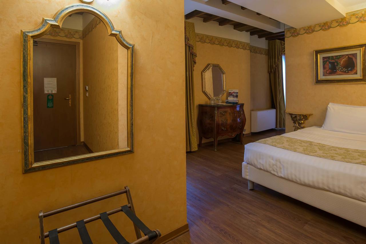 Quarto Triplo Clássico