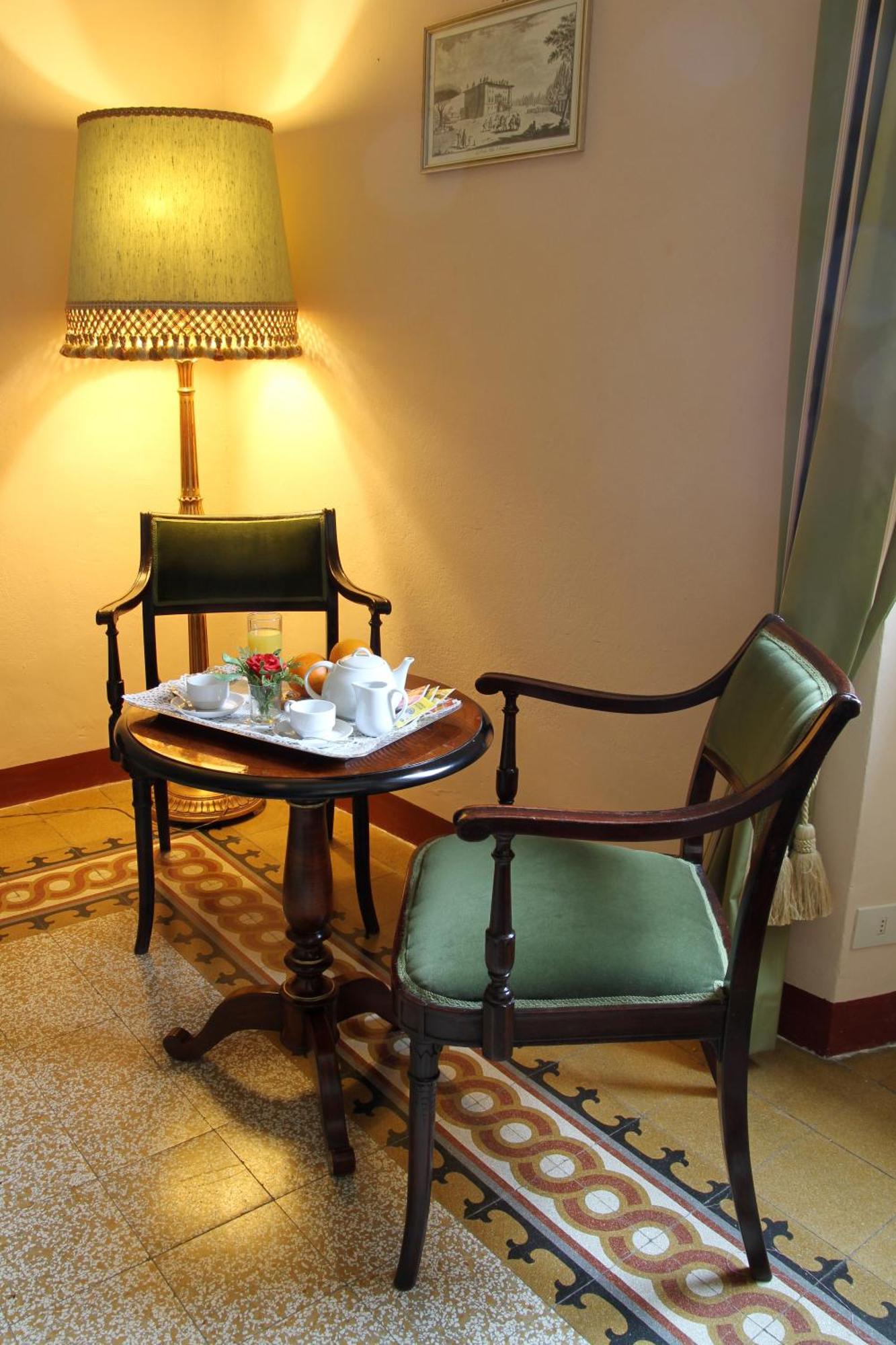 Chambre Double ou Lits Jumeaux - Vue sur Cour